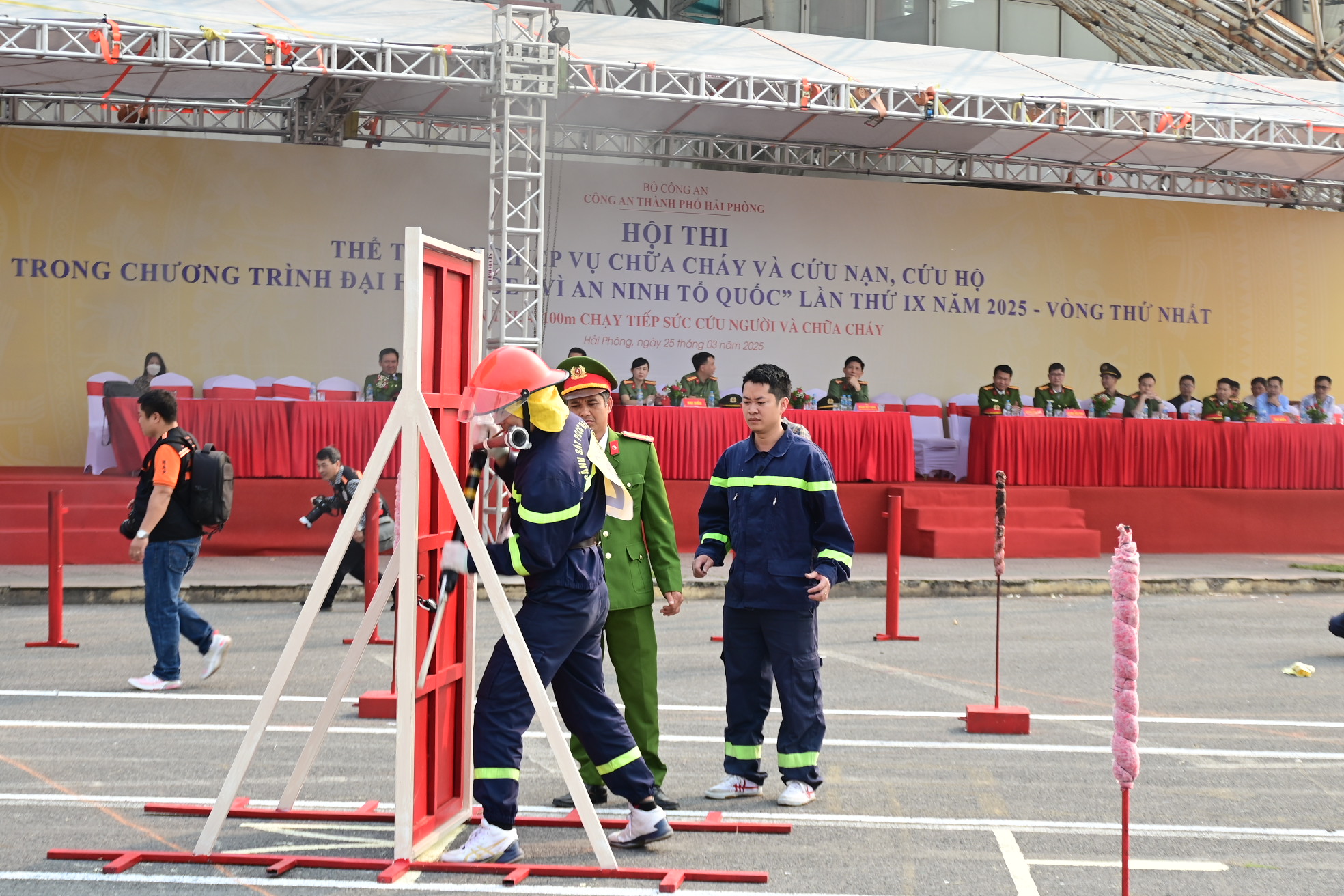 Đội tuyển Đội CS PCCC và CNCH KV4 đạt giải nhất Hội thi Thể thao nghiệp vụ chữa cháy và cứu nạn, cứu hộ năm 2025